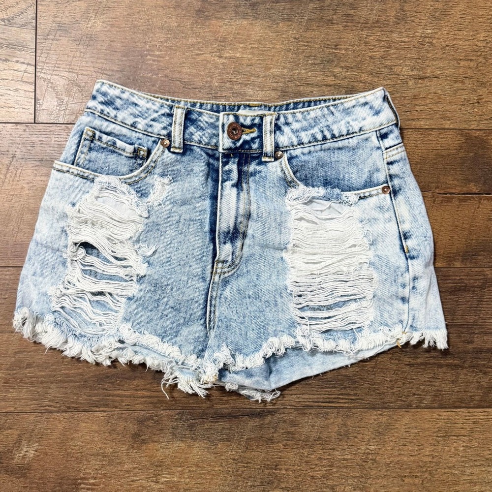 Bullhead Denim Co Light Acid Wash Distressed Mom Shorts‎ Size 5 High Waisted